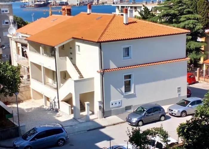 Moderne Ferienwohnung Dunja In Pula